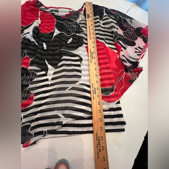 ALFRED DUNNER. SIZE 12P SHEER RED, WHITE,BLACK TOP - Picture 3 of 8
